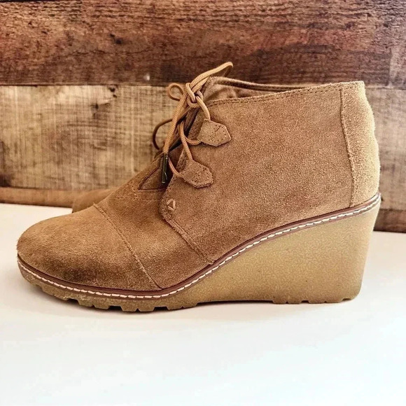 Toms Suede Kala Desert Wedged Laced Up Booties - Picture 3 of 9